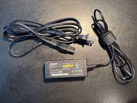 G71c0002m110 Toshiba Power Adapter Model Adp-36ch 12v 3.0a Output