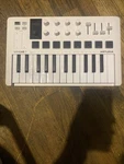Arturia Minilab 3 Keyboard Controller - White. Fixed Price $90.47.