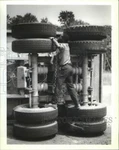 1990 Press Photo Accidents-a Worker From Coleman's Wrecker Service Hooks Up.. Fixed Price $24.99.